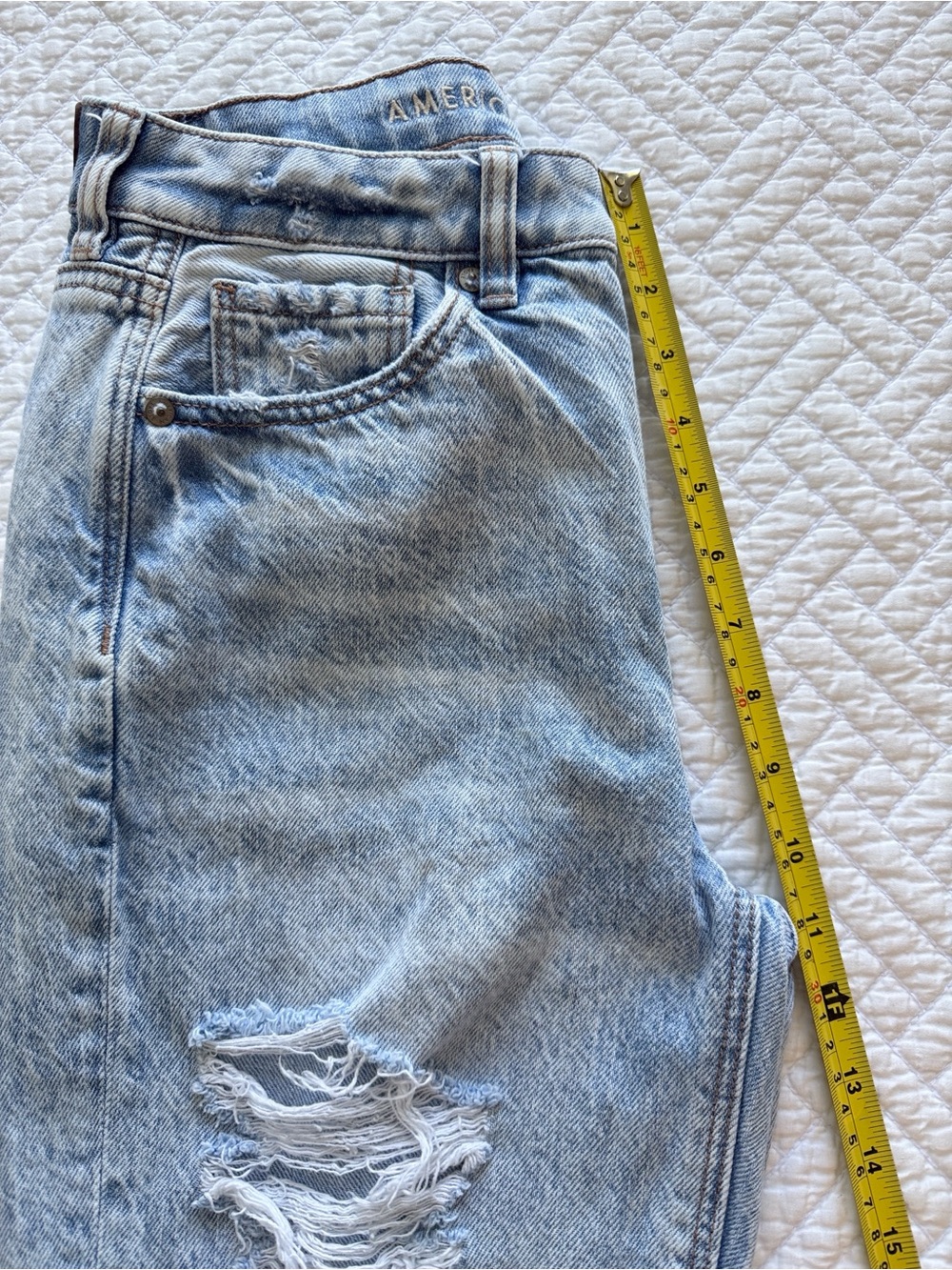 American Eagle Outfitters Light Wash Blue Distressed MoM Jeans Size 2 - Picture 7 of 14